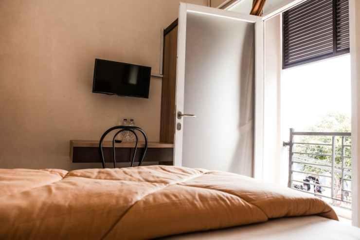 Comfy Homestay ジョグジャカルタ エクステリア 写真