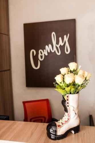 Comfy Homestay ジョグジャカルタ エクステリア 写真